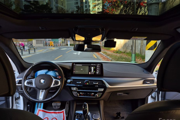 2022 BMW 5 серии с пробегом 50 900 км