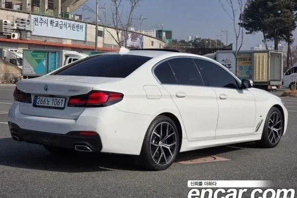 2022 BMW 5 серии с пробегом 42 960 км