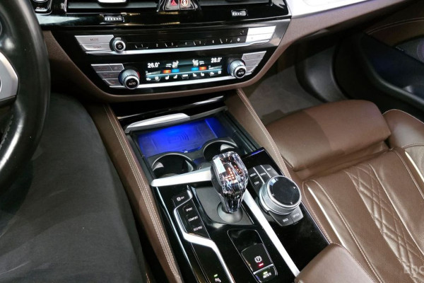 2022 BMW 5 серии с пробегом 32 774 км