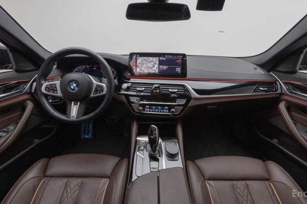 2022 BMW 5 серии с пробегом 43 822 км