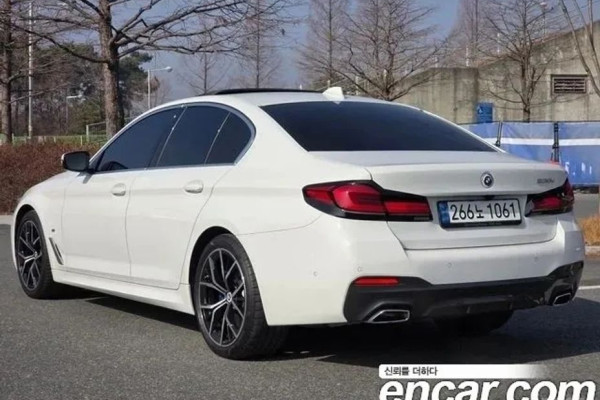 2022 BMW 5 серии с пробегом 42 960 км