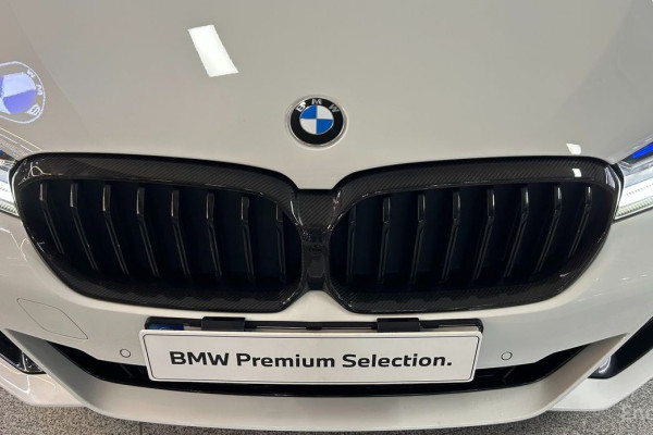 2022 BMW 5 серии с пробегом 36 998 км