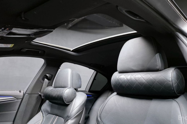 2022 BMW 5 серии с пробегом 56 053 км