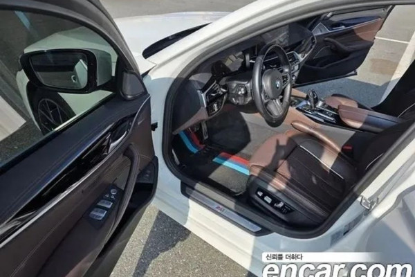 2022 BMW 5 серии с пробегом 42 960 км