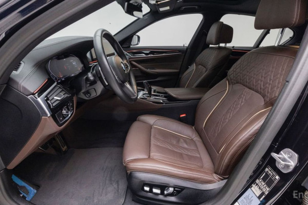 2022 BMW 5 серии с пробегом 43 822 км