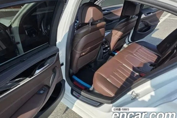 2022 BMW 5 серии с пробегом 42 960 км