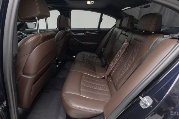 2022 BMW 5 серии с пробегом 43 822 км