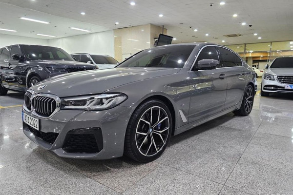 2022 BMW 5 серии с пробегом 5 049 км