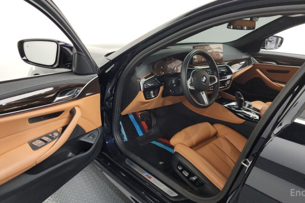 2022 BMW 5 серии с пробегом 25 229 км