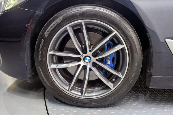 2022 BMW 5 серии с пробегом 39 559 км