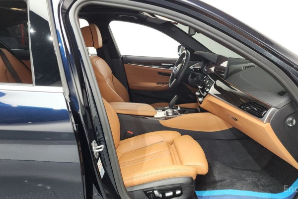 2022 BMW 5 серии с пробегом 25 229 км