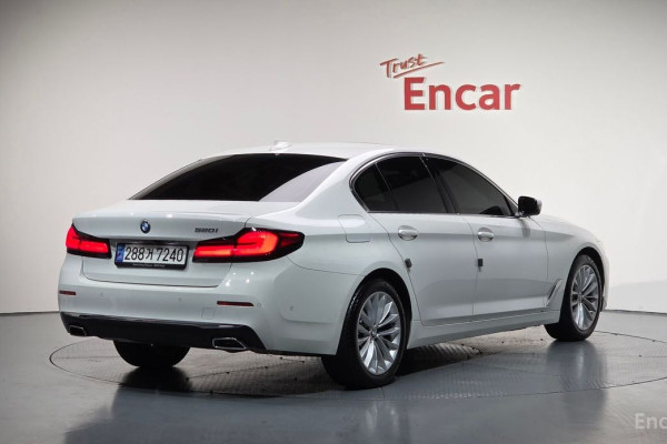 2022 BMW 5 серии с пробегом 9 385 км