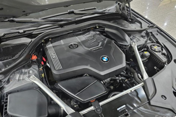 2022 BMW 5 серии с пробегом 5 049 км