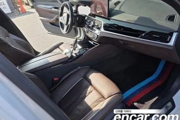 2022 BMW 5 серии с пробегом 42 960 км