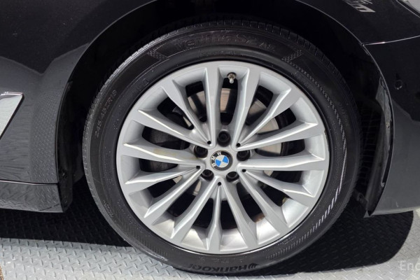 2022 BMW 5 серии с пробегом 68 997 км