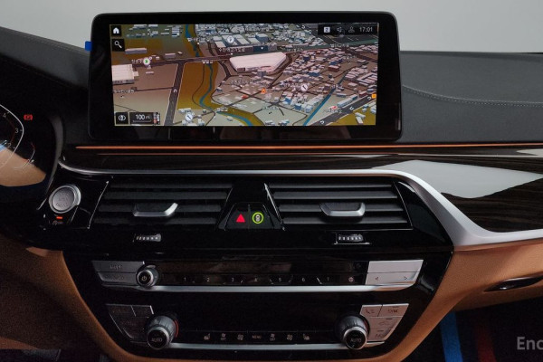 2022 BMW 5 серии с пробегом 25 229 км