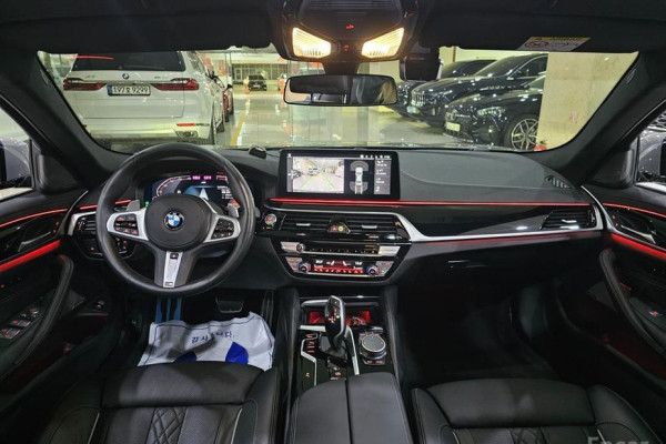 2022 BMW 5 серии с пробегом 5 049 км