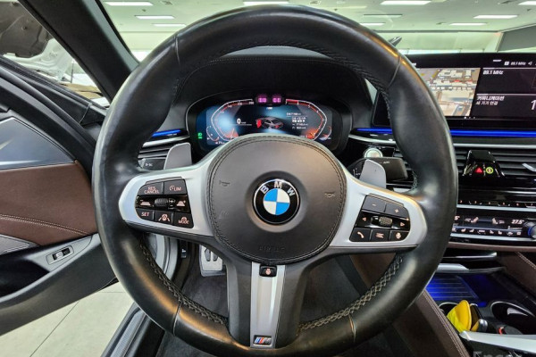 2022 BMW 5 серии с пробегом 71 168 км