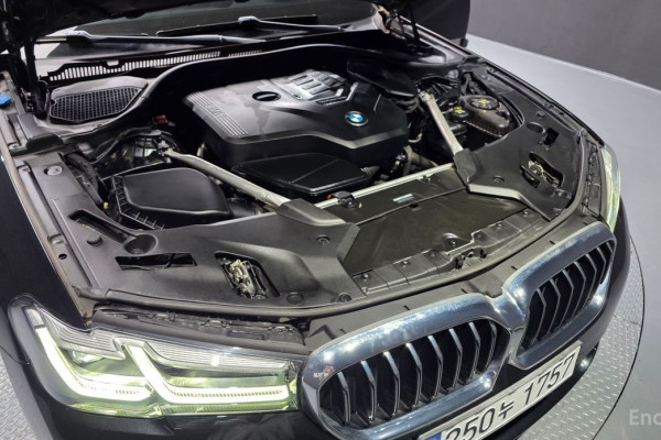 2022 BMW 5 серии с пробегом 68 997 км