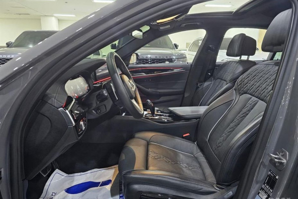 2022 BMW 5 серии с пробегом 5 049 км