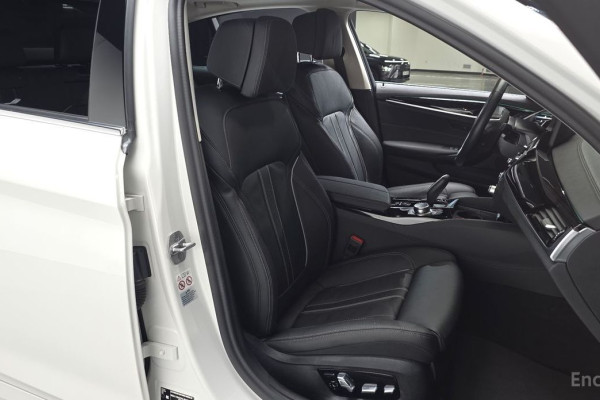 2022 BMW 5 серии с пробегом 9 385 км