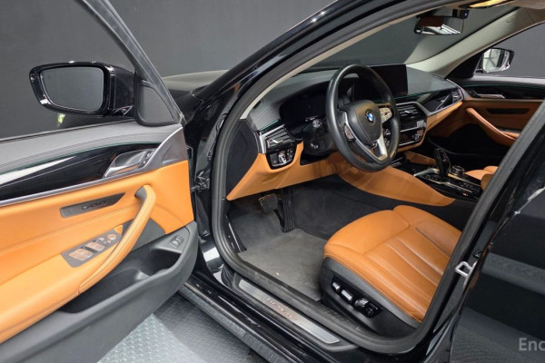 2022 BMW 5 серии с пробегом 68 997 км