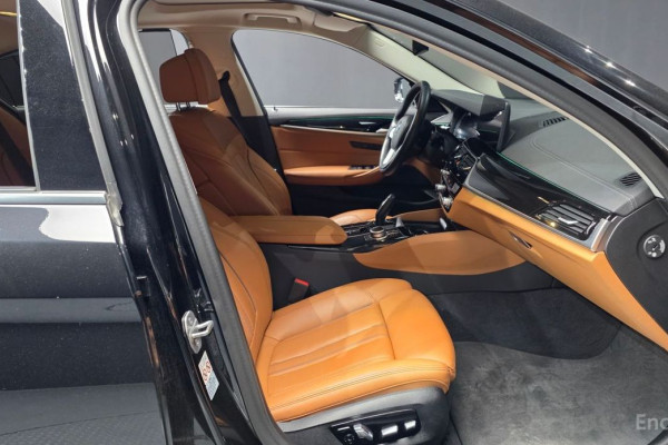 2022 BMW 5 серии с пробегом 68 997 км