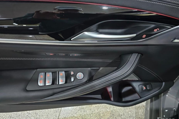 2022 BMW 5 серии с пробегом 5 049 км