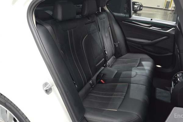 2022 BMW 5 серии с пробегом 9 385 км