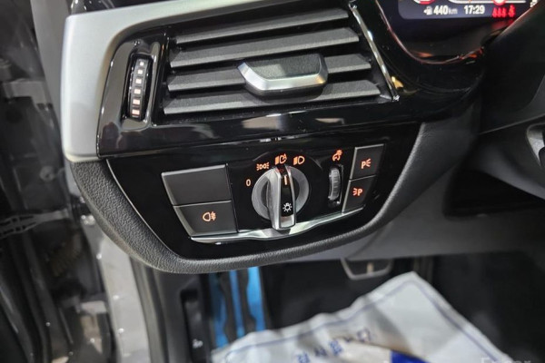 2022 BMW 5 серии с пробегом 5 049 км