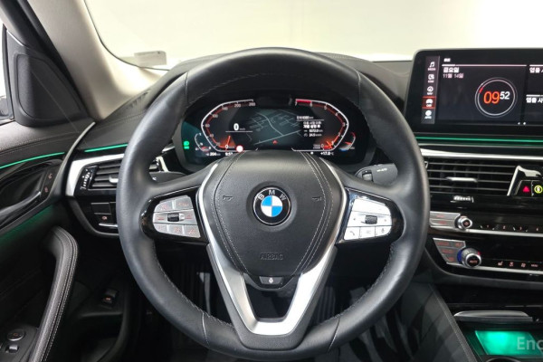 2022 BMW 5 серии с пробегом 9 385 км