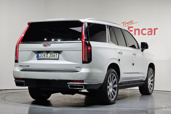 2023 Cadillac Escalade с пробегом 49 418 км