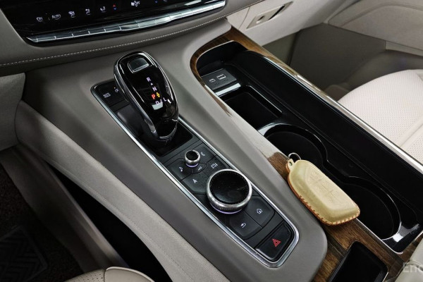 2023 Cadillac Escalade с пробегом 49 418 км