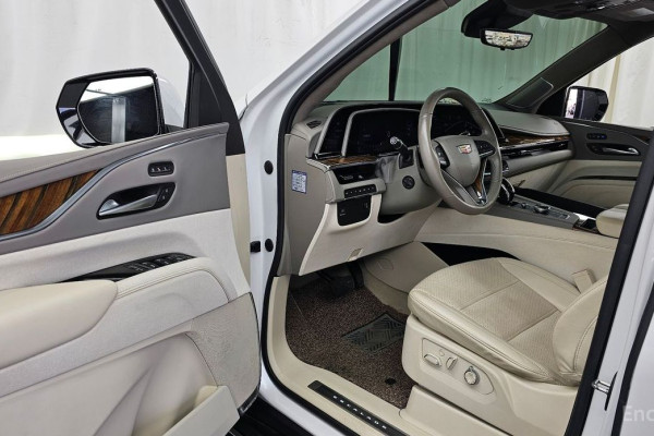 2023 Cadillac Escalade с пробегом 49 418 км