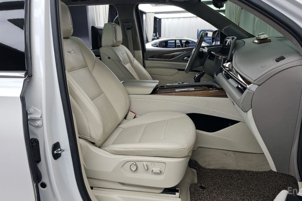 2023 Cadillac Escalade с пробегом 49 418 км