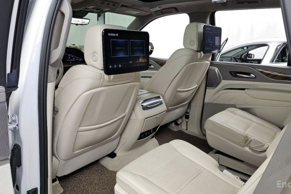 2023 Cadillac Escalade с пробегом 49 418 км