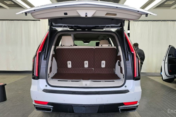 2023 Cadillac Escalade с пробегом 49 418 км