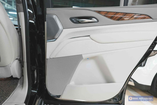 2023 Cadillac Escalade с пробегом 13 000 км