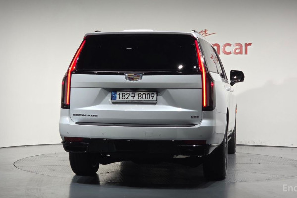 2023 Cadillac Escalade с пробегом 26 531 км