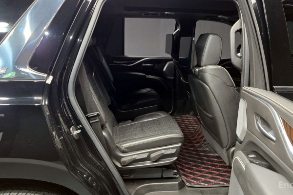 2022 Cadillac Escalade с пробегом 56 277 км