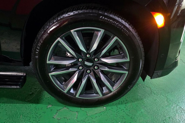 2023 Cadillac Escalade с пробегом 28 697 км