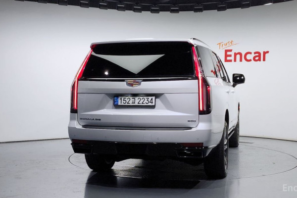 2022 Cadillac Escalade с пробегом 35 958 км