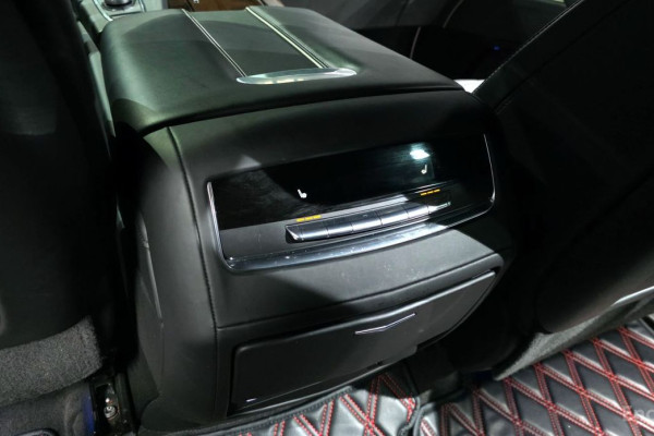 2022 Cadillac Escalade с пробегом 56 277 км