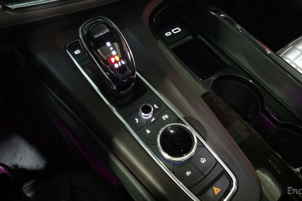 2023 Cadillac Escalade с пробегом 28 697 км