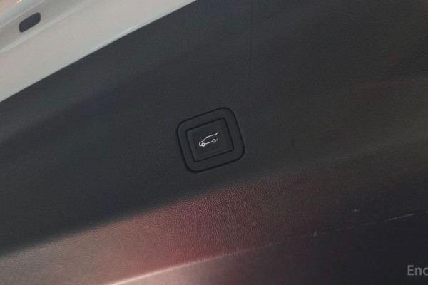 2023 Cadillac Escalade с пробегом 26 531 км