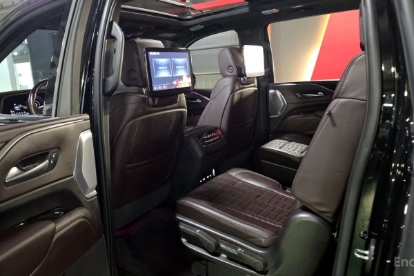 2023 Cadillac Escalade с пробегом 28 697 км