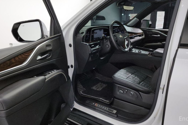 2022 Cadillac Escalade с пробегом 35 958 км