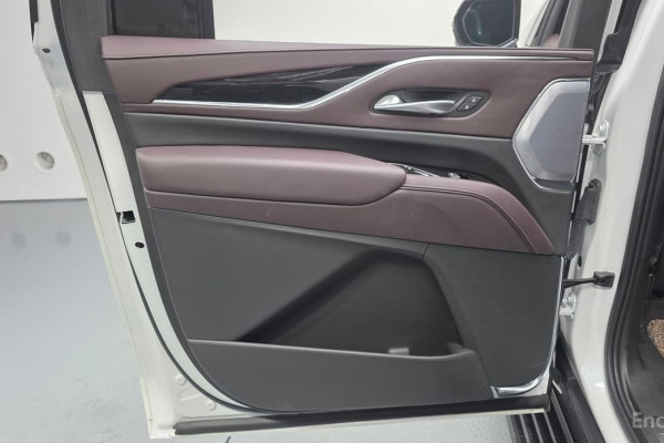 2023 Cadillac Escalade с пробегом 11 775 км