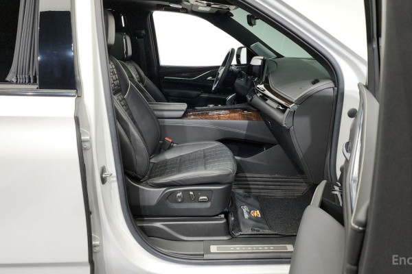 2022 Cadillac Escalade с пробегом 35 958 км