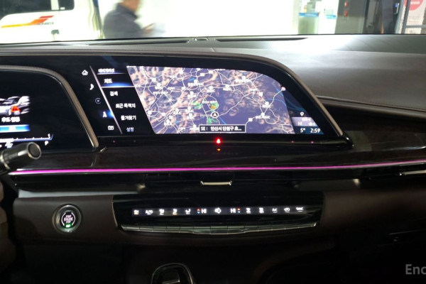 2023 Cadillac Escalade с пробегом 28 697 км